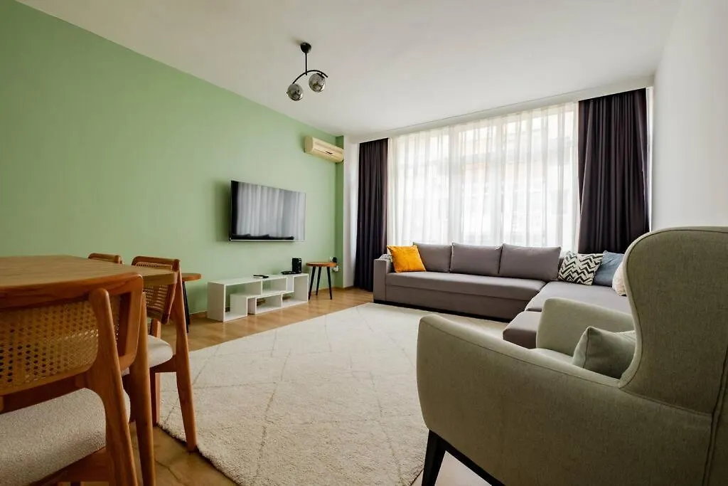 Spacious 3-Bedroom Apartment Istanbul
